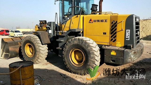 急轉(zhuǎn)自用的山工655D和臨工953L兩臺(tái)裝載機(jī)