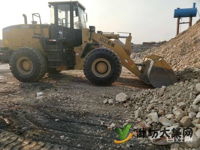 急轉(zhuǎn)自用的山工655D和臨工953L兩臺(tái)裝載機(jī)