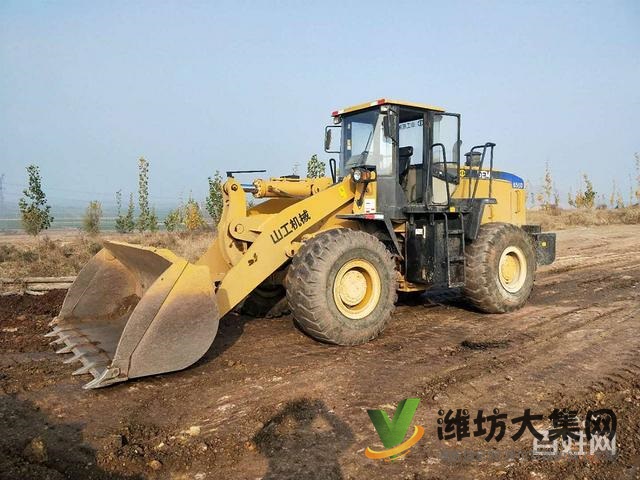 急轉(zhuǎn)自用的山工655D和臨工953L兩臺(tái)裝載機(jī)