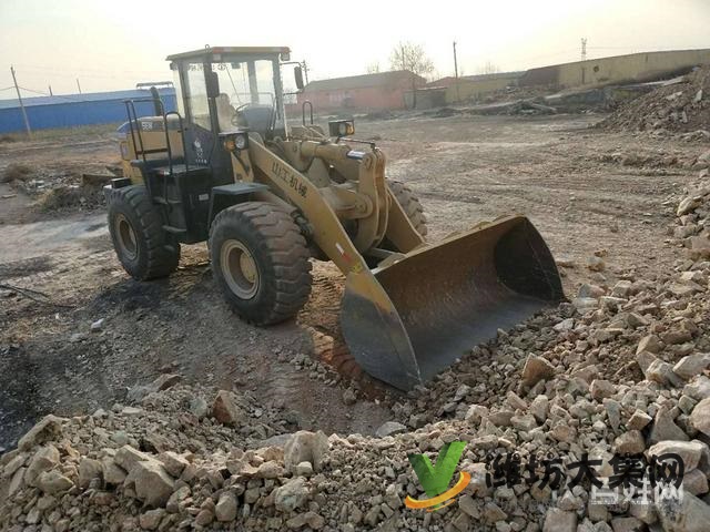 急轉(zhuǎn)自用的山工655D和臨工953L兩臺(tái)裝載機(jī)