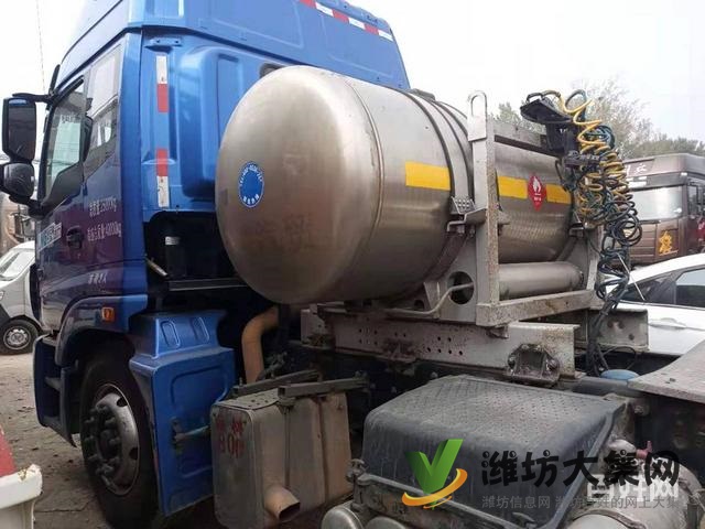 轉(zhuǎn)讓二手歐曼LNG牽引車 380馬力 國(guó)五 雙驅(qū)