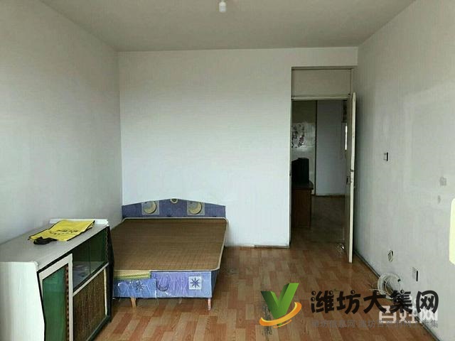 體育場對面三樓 緊湊戶型 適合過渡居住