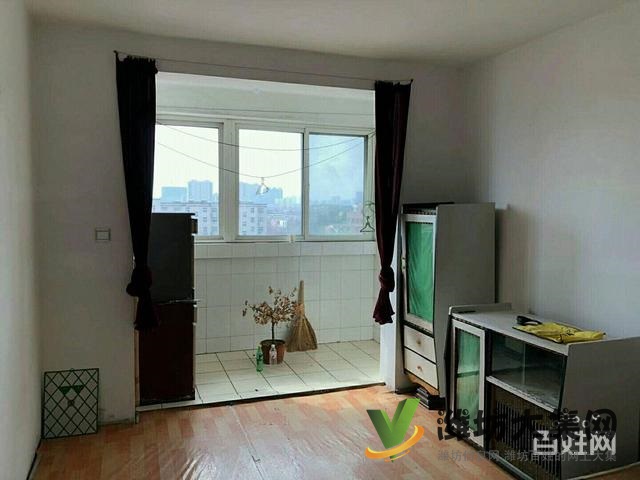 體育場對面三樓 緊湊戶型 適合過渡居住