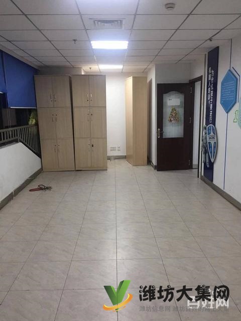 (快租免費尋址)萬達中心A座寫字樓出租帶取暖費,價格超實惠