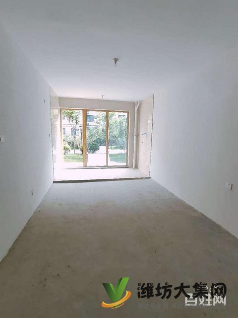 玫瑰公館一樓帶大院！送城市會客廳！三居，更名貸款，