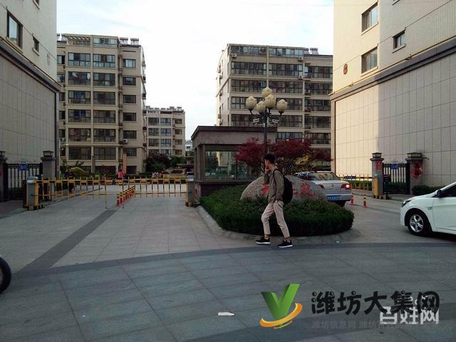 天熙苑  40萬！三室精裝 mai一層song一層