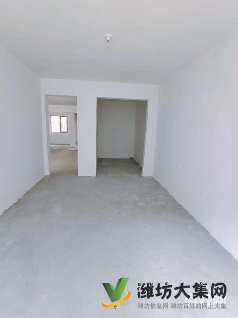 玫瑰公館一樓帶大院！送城市會客廳！三居，更名貸款，