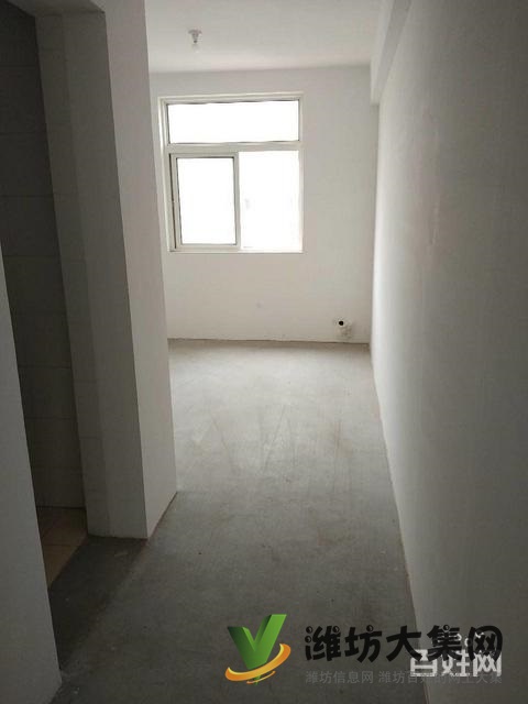 真賤，便宜124平大三室，龍泉太 陽城，送地下室，