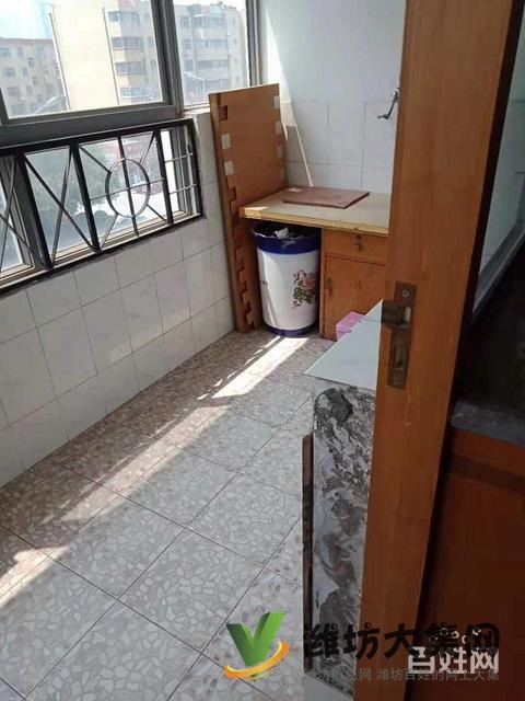 中心雙語近圣榮廣場多層3室92平低首付54萬急售