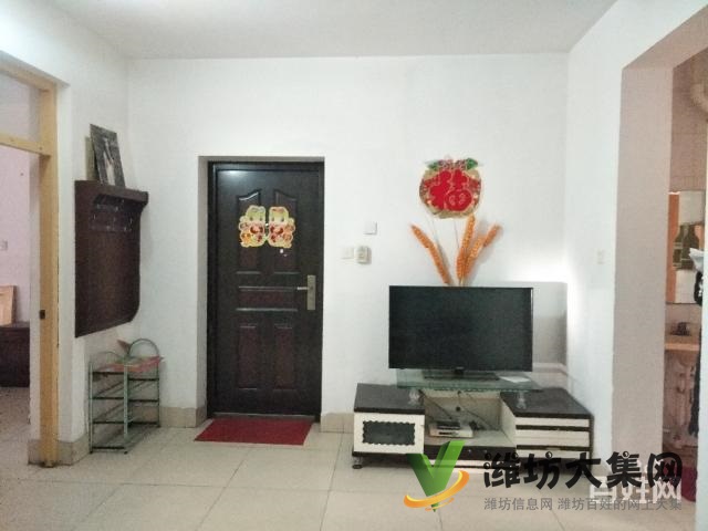 東城花園多層一樓80平送車(chē)位儲(chǔ)藏室