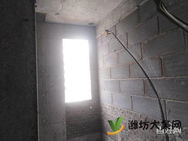 盛世名門工程款房,三室兩廳兩衛(wèi),帶車位倉(cāng)庫(kù)僅售64