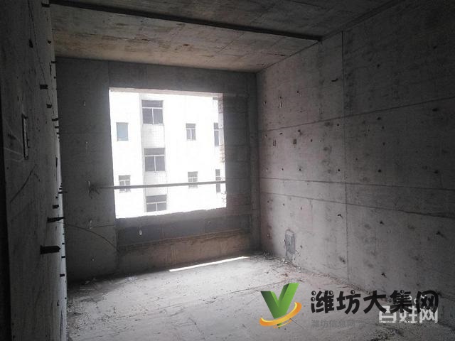 盛世名門工程款房,三室兩廳兩衛(wèi),帶車位倉(cāng)庫(kù)僅售64