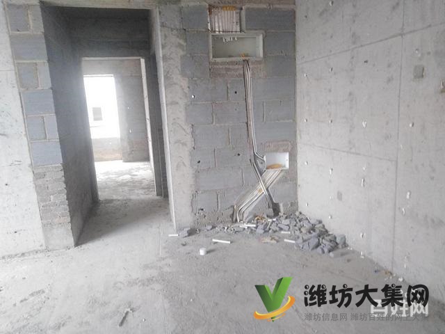 盛世名門工程款房,三室兩廳兩衛(wèi),帶車位倉(cāng)庫(kù)僅售64