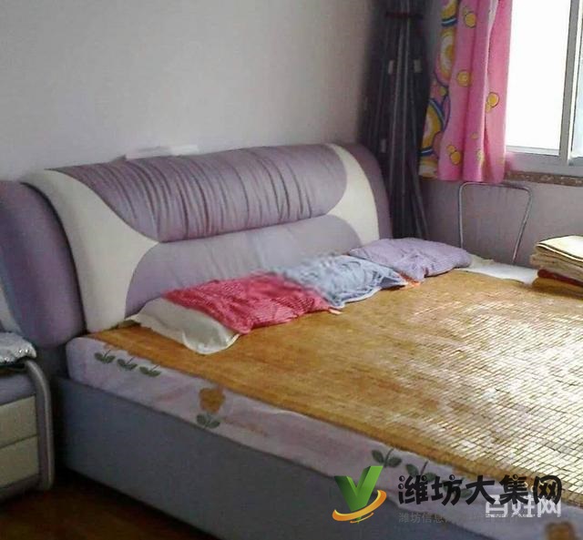 白浪河畔桐蔭小區單位房多層一樓101平精裝3室