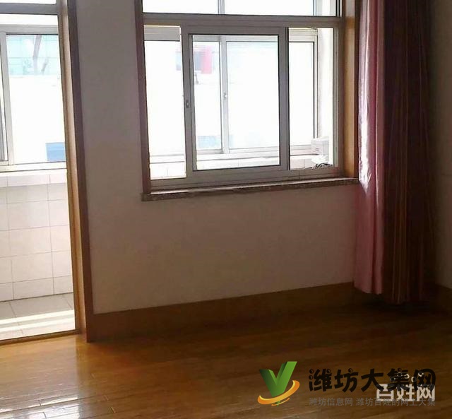 白浪河畔桐蔭小區單位房多層一樓101平精裝3室