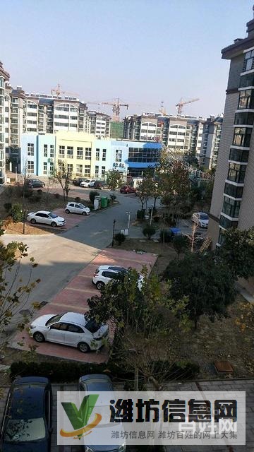 萬家福近精裝兩室帶超大地下室交通方便