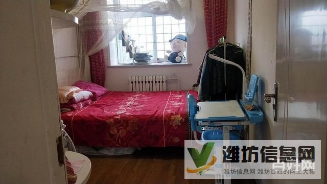 萬家福近精裝兩室帶超大地下室交通方便