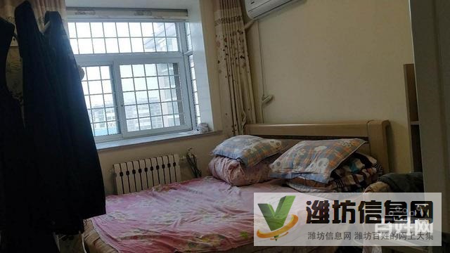 萬家福近精裝兩室帶超大地下室交通方便